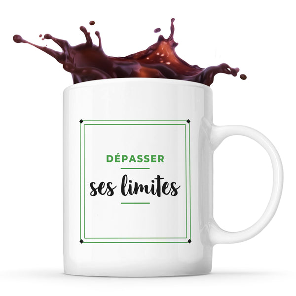 Tasse Depasser Ses Limites - Mug - Idée Tasse Personnalisable Cadeau Anniversaire Fête Original Famille Travail Départ Collègue Retraite Noël. - Vert&Noir - 3
