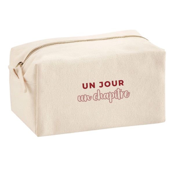 Trousse Multifonction Un Jour Un Chapitre - Multi-Purpose Case - Idée Trousse Multifonction Cadeau Anniversaire Fête Original Famille Travail Départ Collègue Retraite Noël. - Bordeaux&Rose - 2