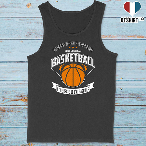 Débardeur homme jouer au basketball