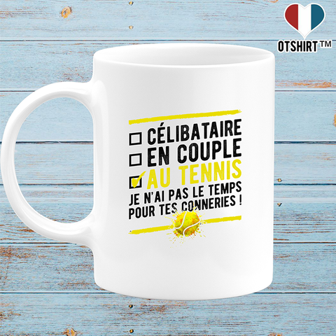 Mug célibataire au tennis