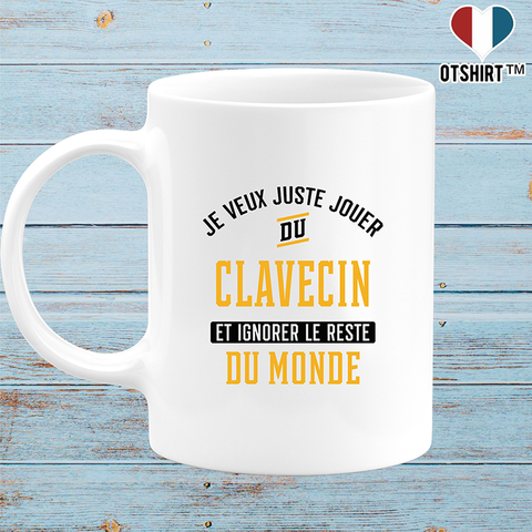 Mug jouer du clavecin et ignorer le monde