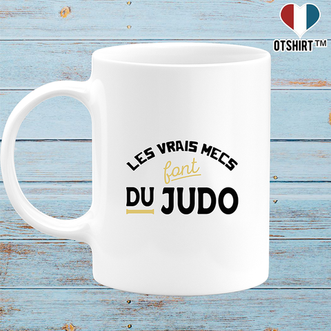 Mug les mecs font du judo