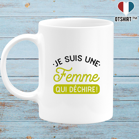 Mug une femme qui déchire