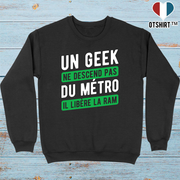 Cadeau Pull homme un geek libere la ram otshirt