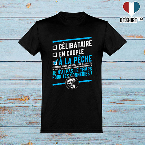 https://www.otshirt.fr/cdn/shop/products/5901253-tee-shirt-homme-col-rond-manches-courtes-classique-150-gr-celibataire-a-la-peche-t-shirt-humour-pecheur-cadeau-imprime-en-france-face_480x.jpg?v=1589628123