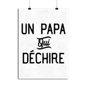 Affiche un papa qui déchire